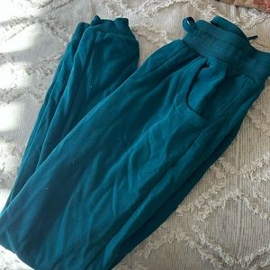 Women’s joggers, worn once. Size small